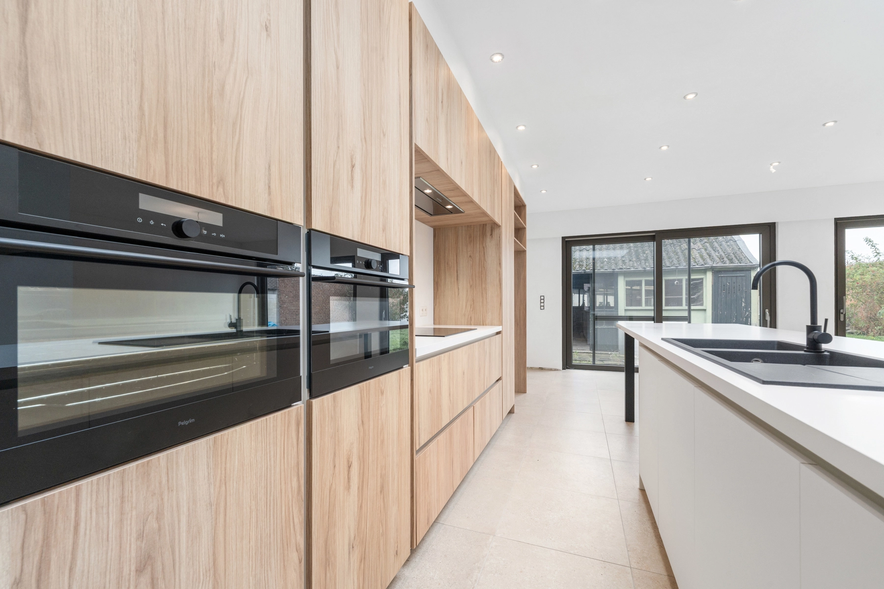 b65d28684e5b498d8cf8c38b82838504 photo