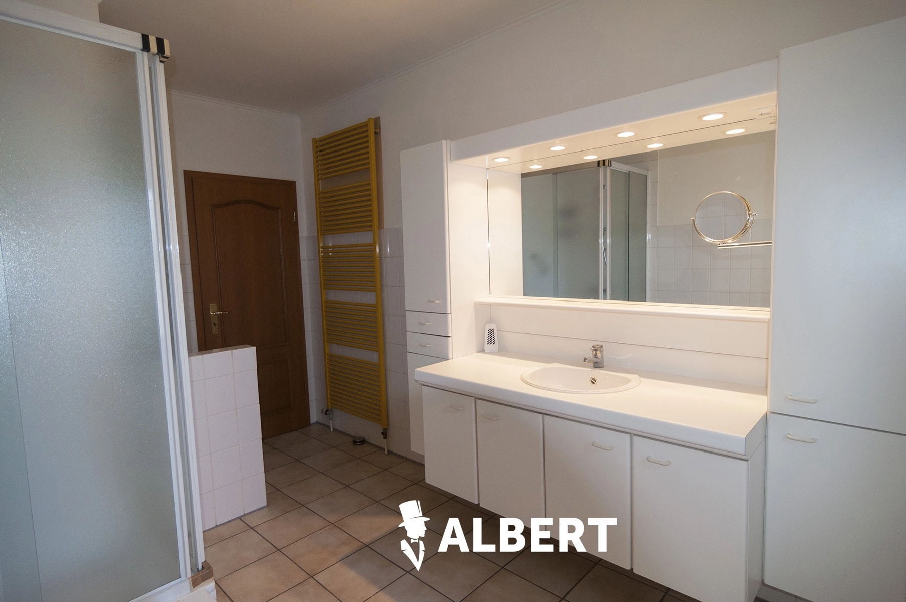 3be9bc97222d4977954b2a330952eb2c photo