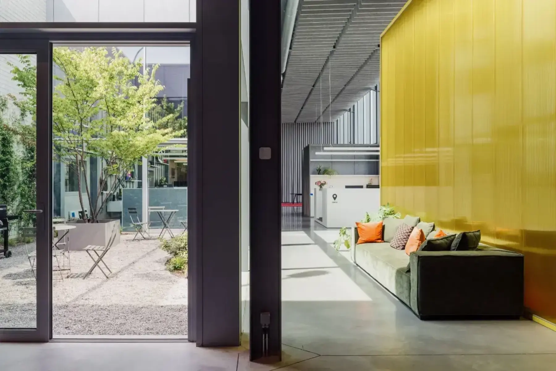 272dcc3e13b34a90880a34e769383d16 photo