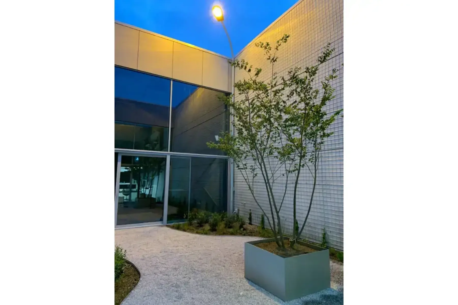 cbcbdc6bf7334dd7ba736730d6daf539 photo