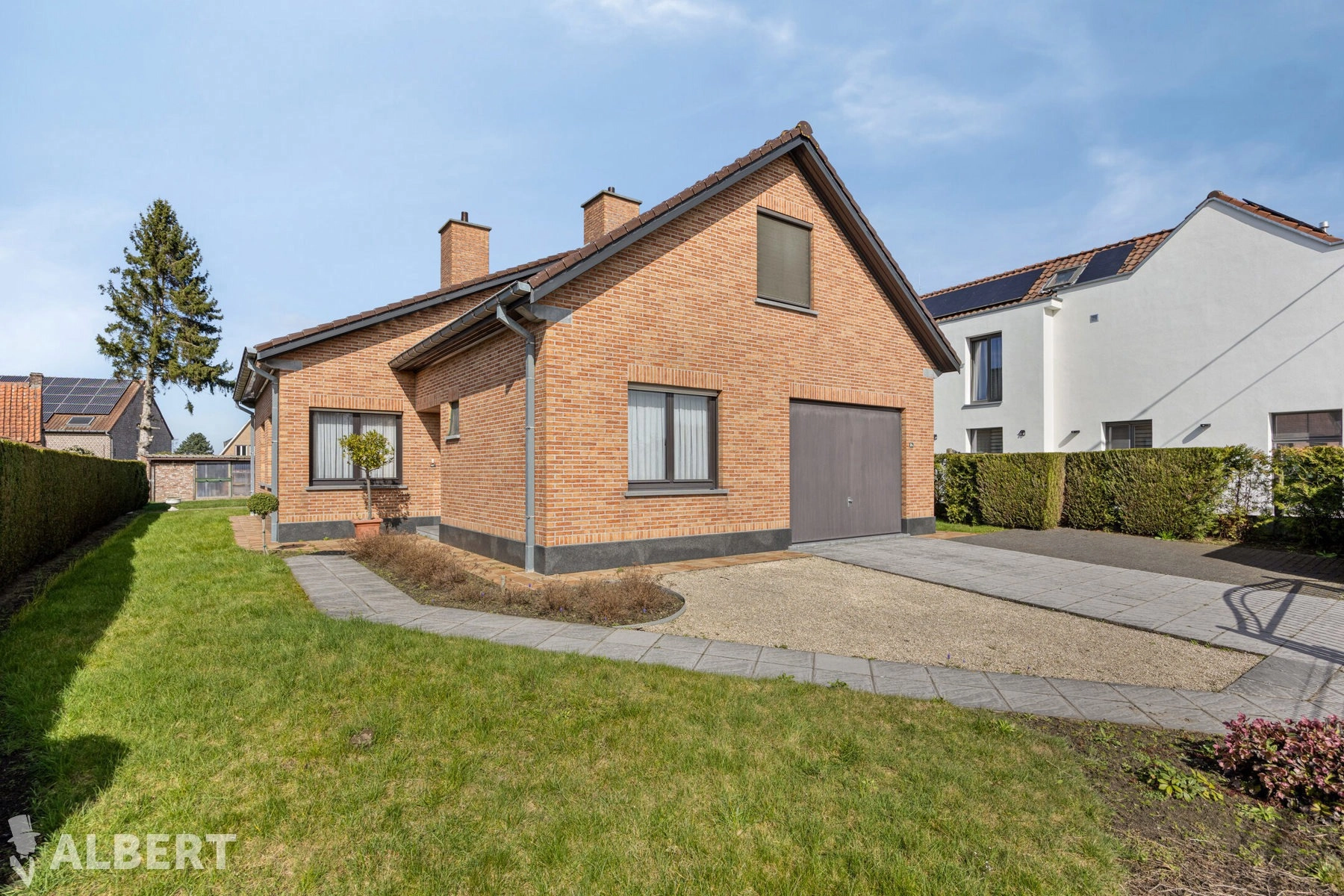 6c4616e24b754ec49bc484146ffe5e27 photo