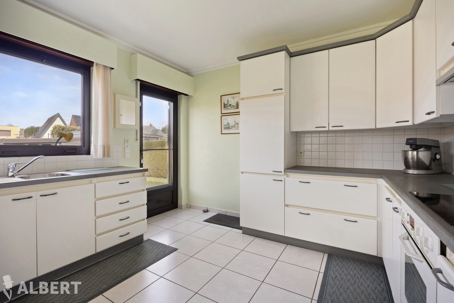 81e1d7e7966c48c3ad96e4fa09f71eb7 photo