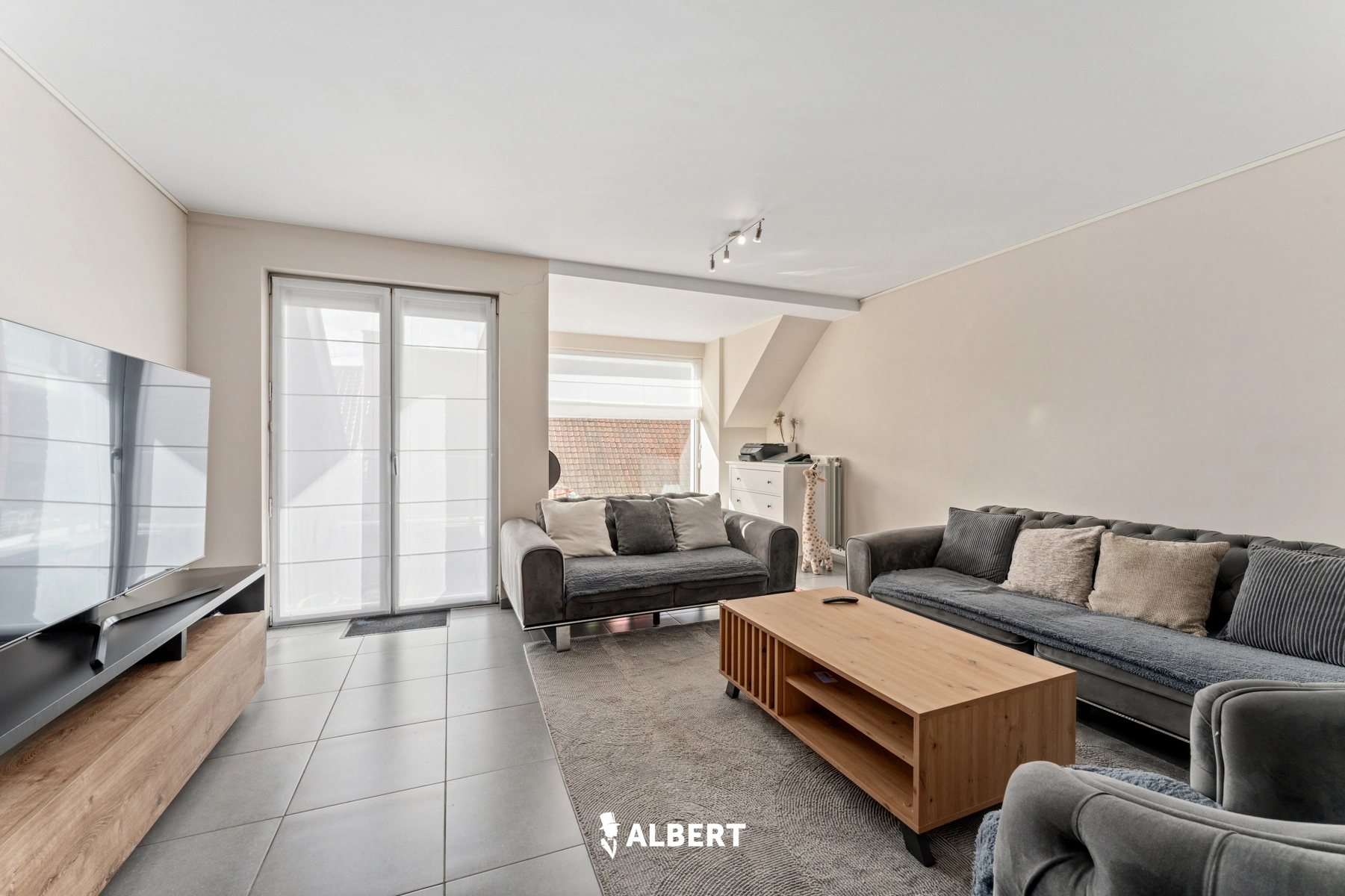 5ba4b82b58f7486e9c318b1357f22206 photo