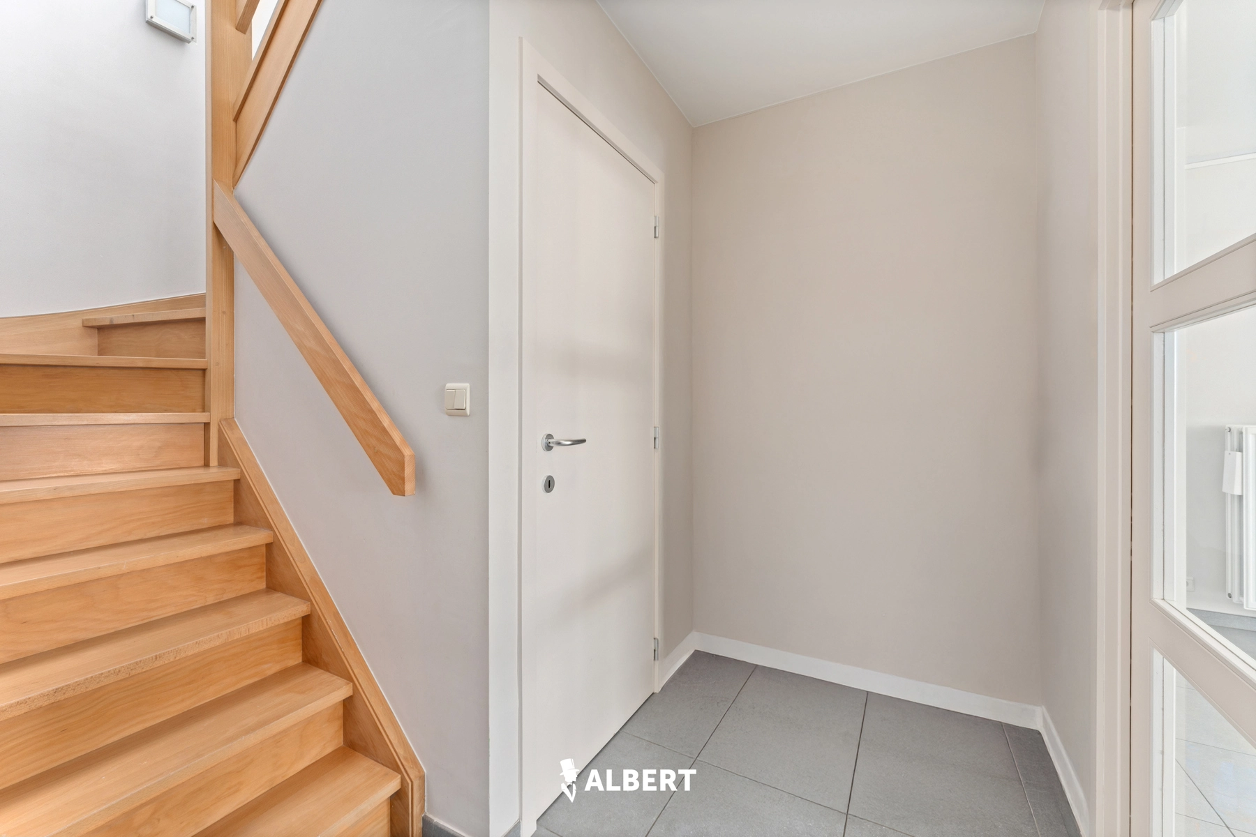 bd1402b6e16d4e2c810e07cedd650875 photo