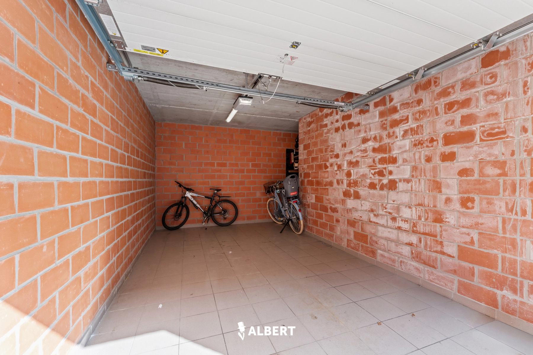 fee3992a26094a60952cbd34b7e69db7 photo