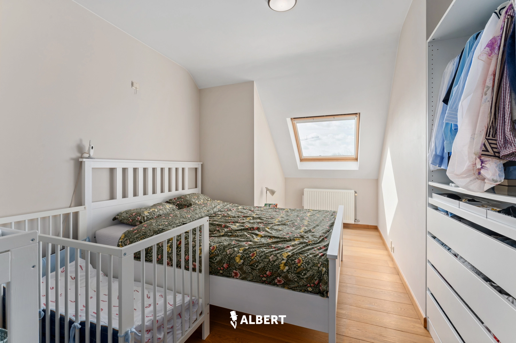 259f5f8ae580439183afbc8c38bd7bf2 photo