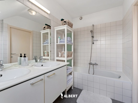 962ceb360d3b41a0a4eef1c3be08555d thumbnail