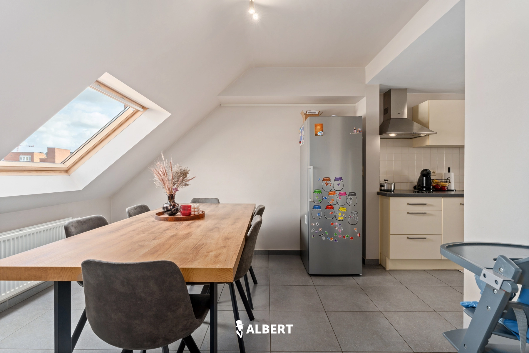 ba1e3a6e6b704fcca26fbfb6d5602eff photo