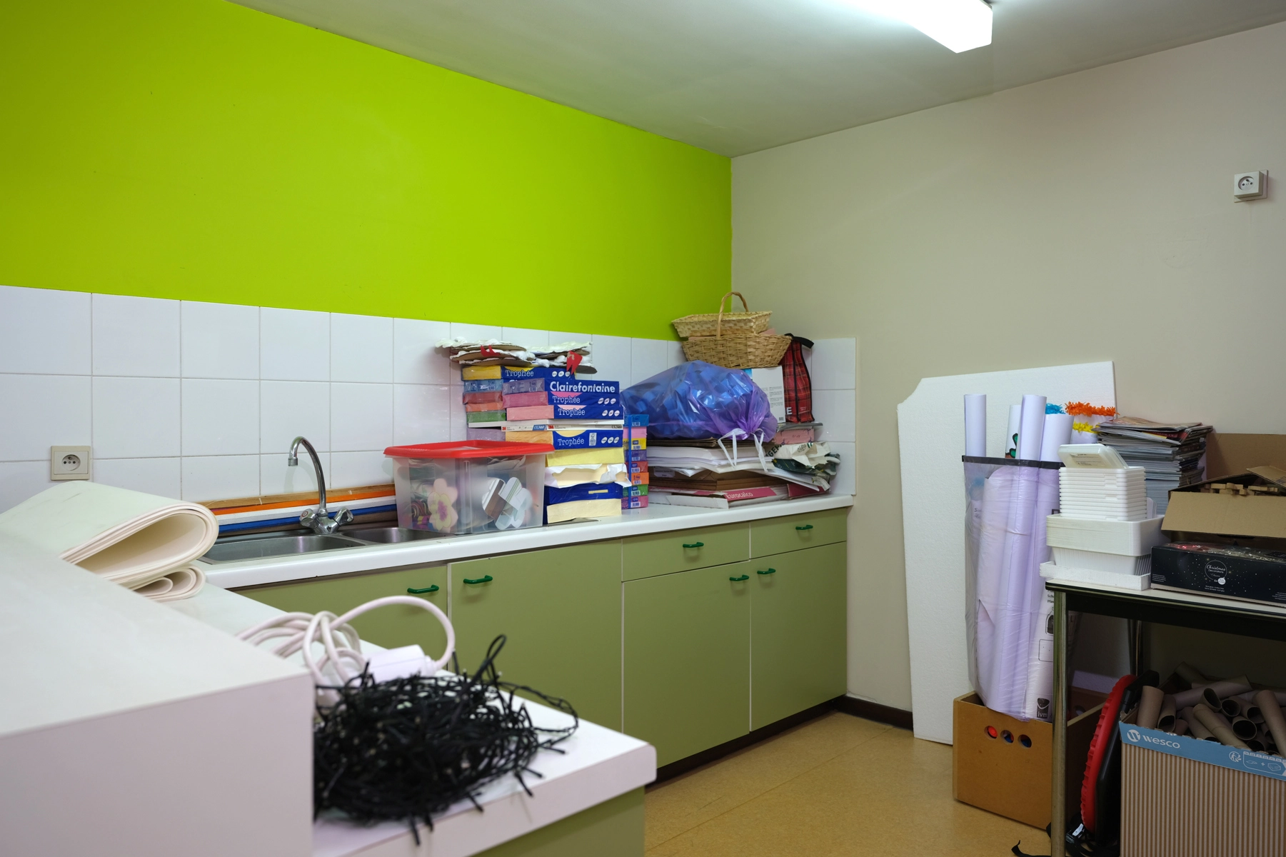 539c4190e127461b9f88787763e5a417 photo