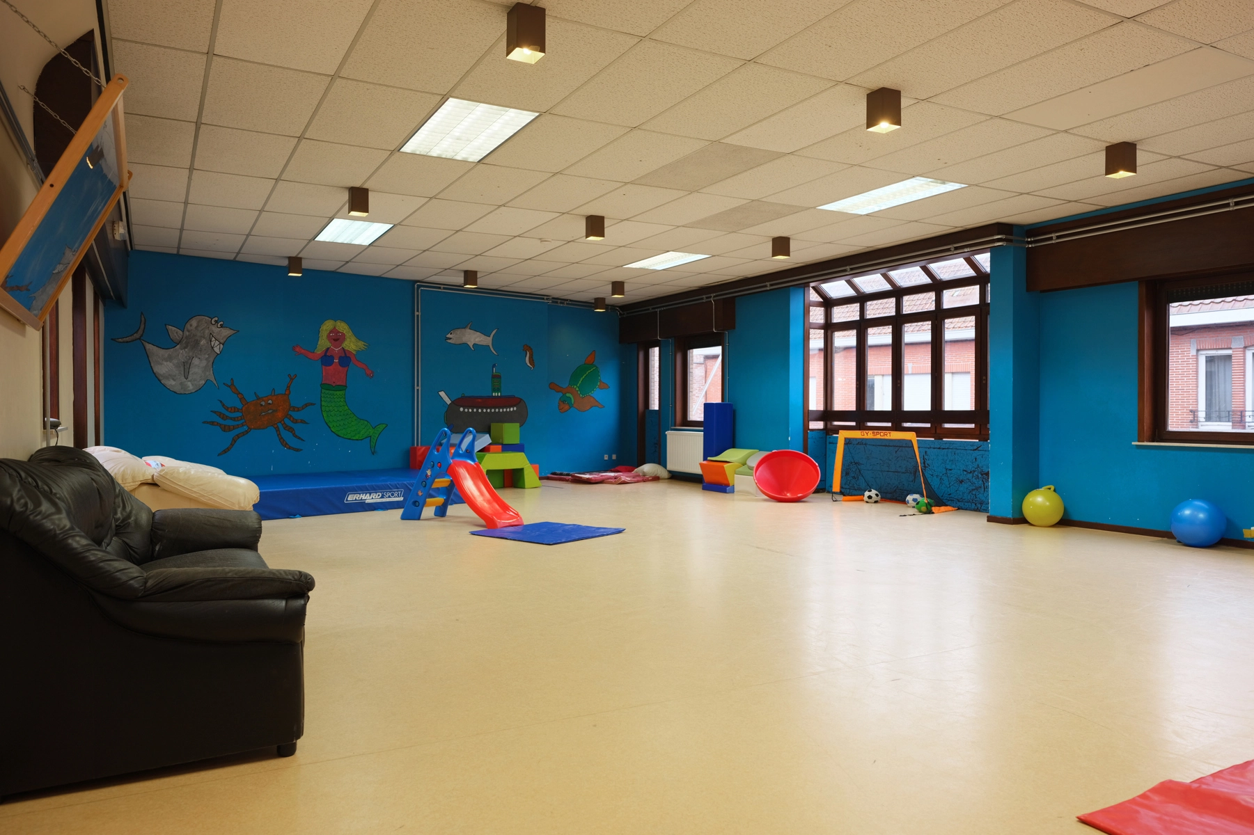 ecd5e0a6695643ee9a31ac021bffdc09 photo