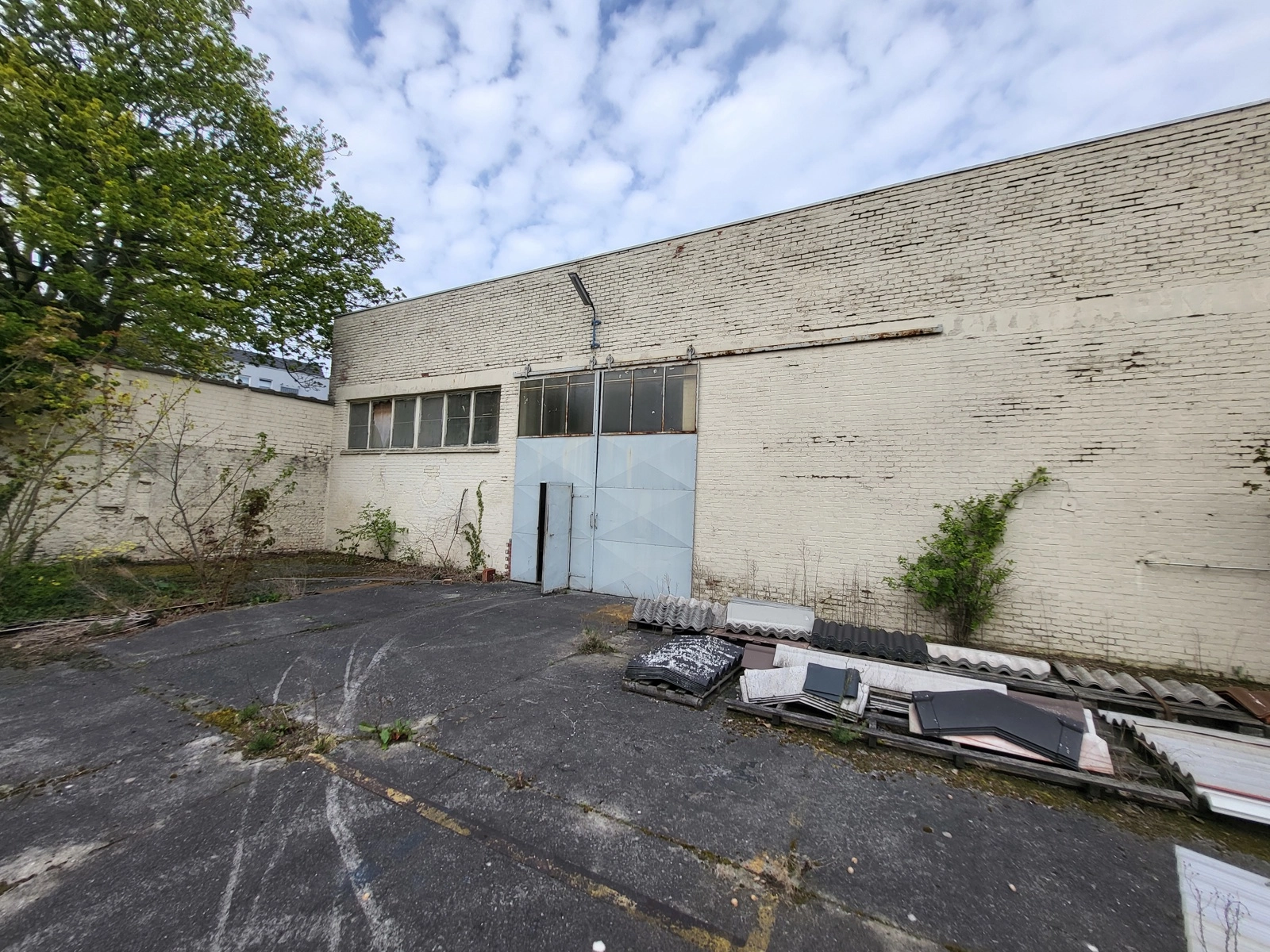 03147f3180a84a09b39af27e424e066a photo