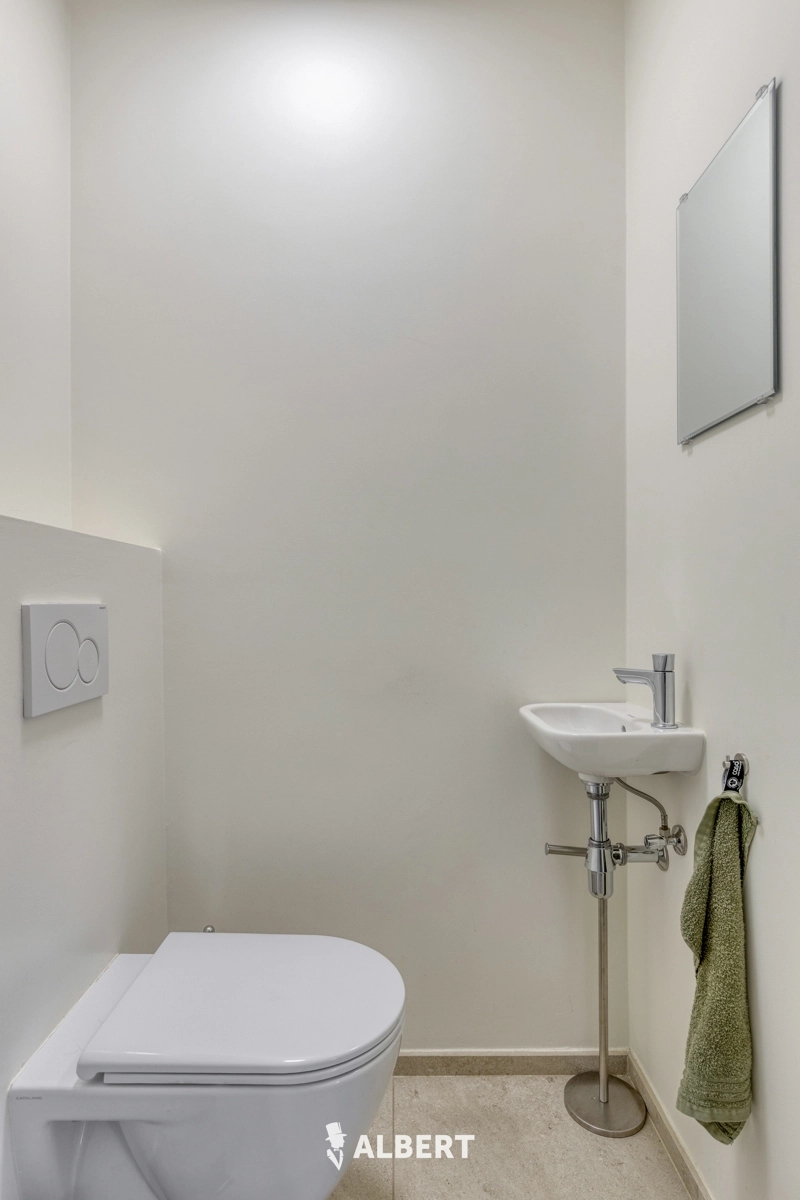 43c47419bcf243319e8fa3d798d50902 photo