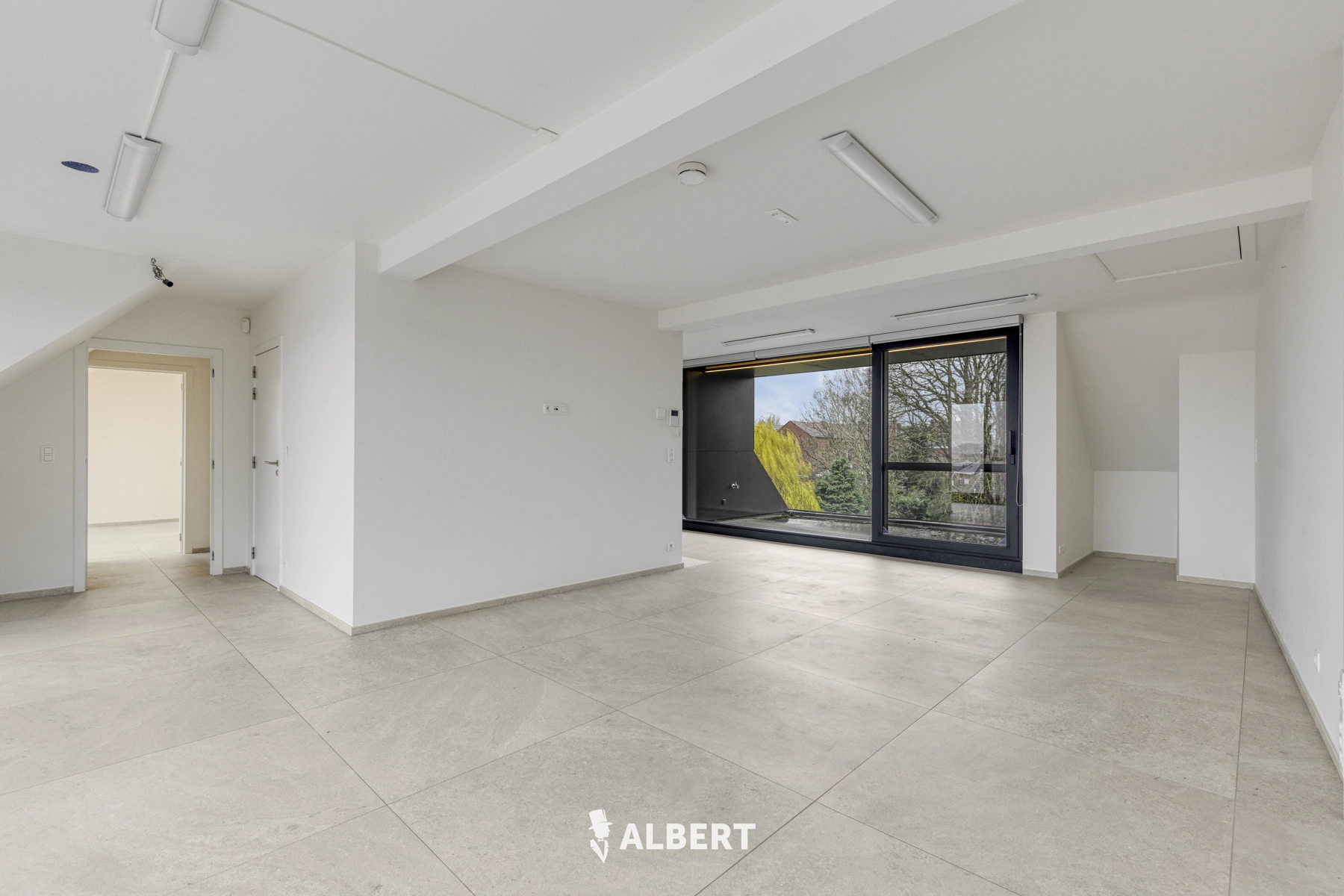 7dcb8046da474bca97e2cc043e5a7575 photo