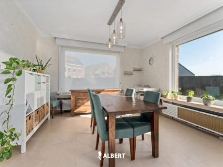 0f165a160e3a4daab426a7f188605789 thumbnail