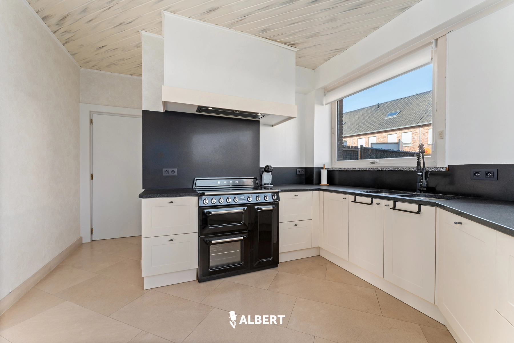 520e797d953d48fba3eb3172eea1a929 photo