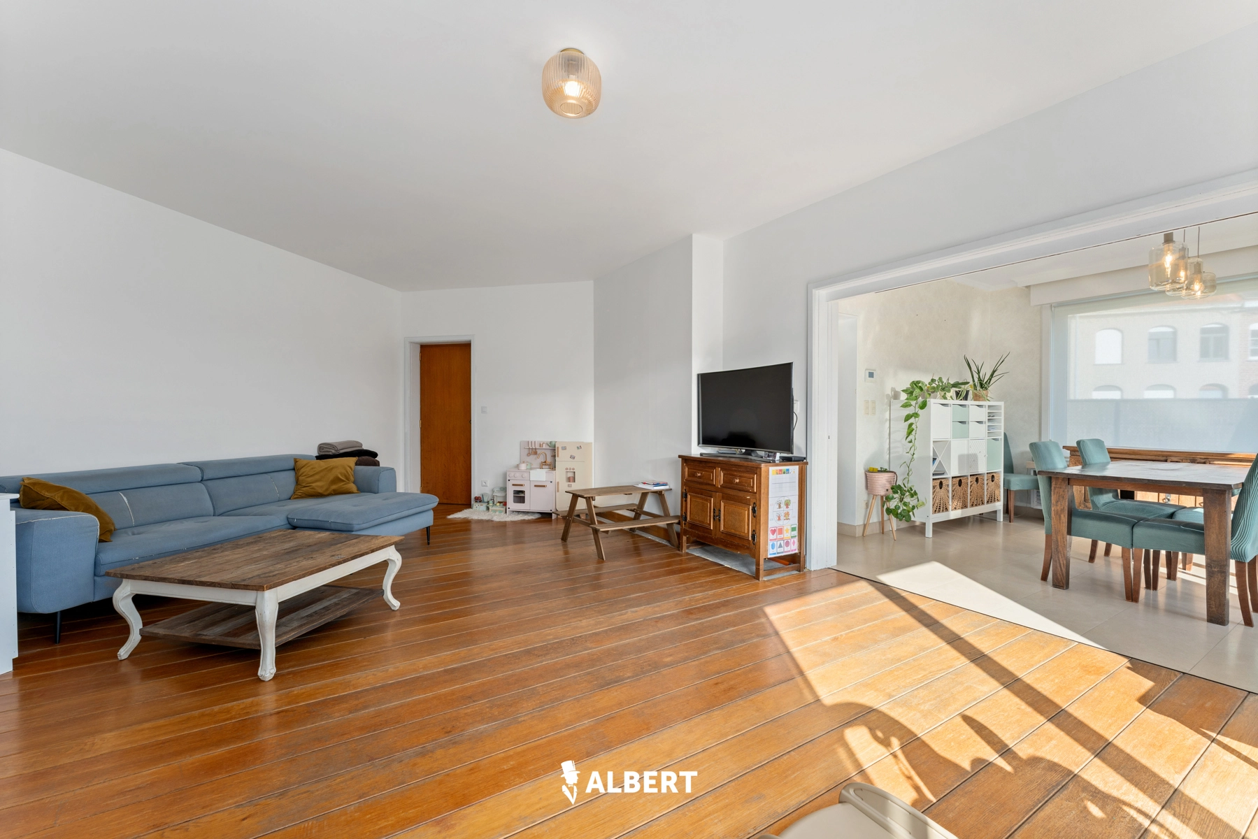 86b31c1f5c3b46ceb5e78bde875ccc44 photo