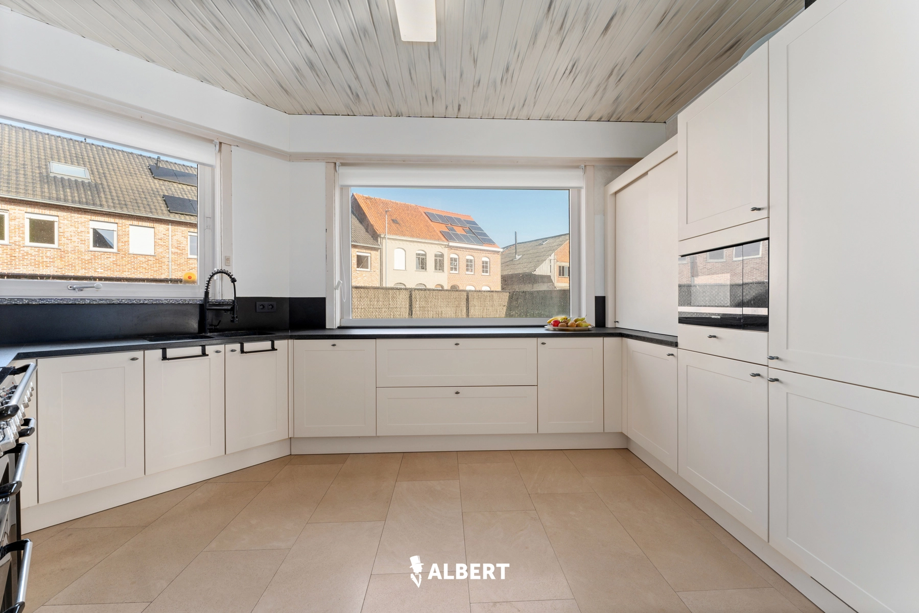 9ee3938b69344e339e3af240d84c980e photo