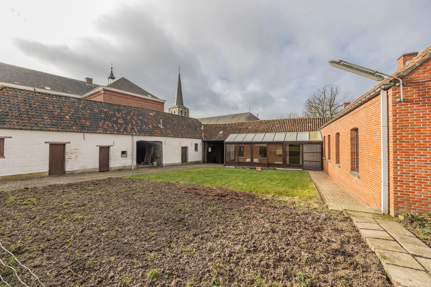 2320010f5e0a466ab9e0823f96f772c4 photo