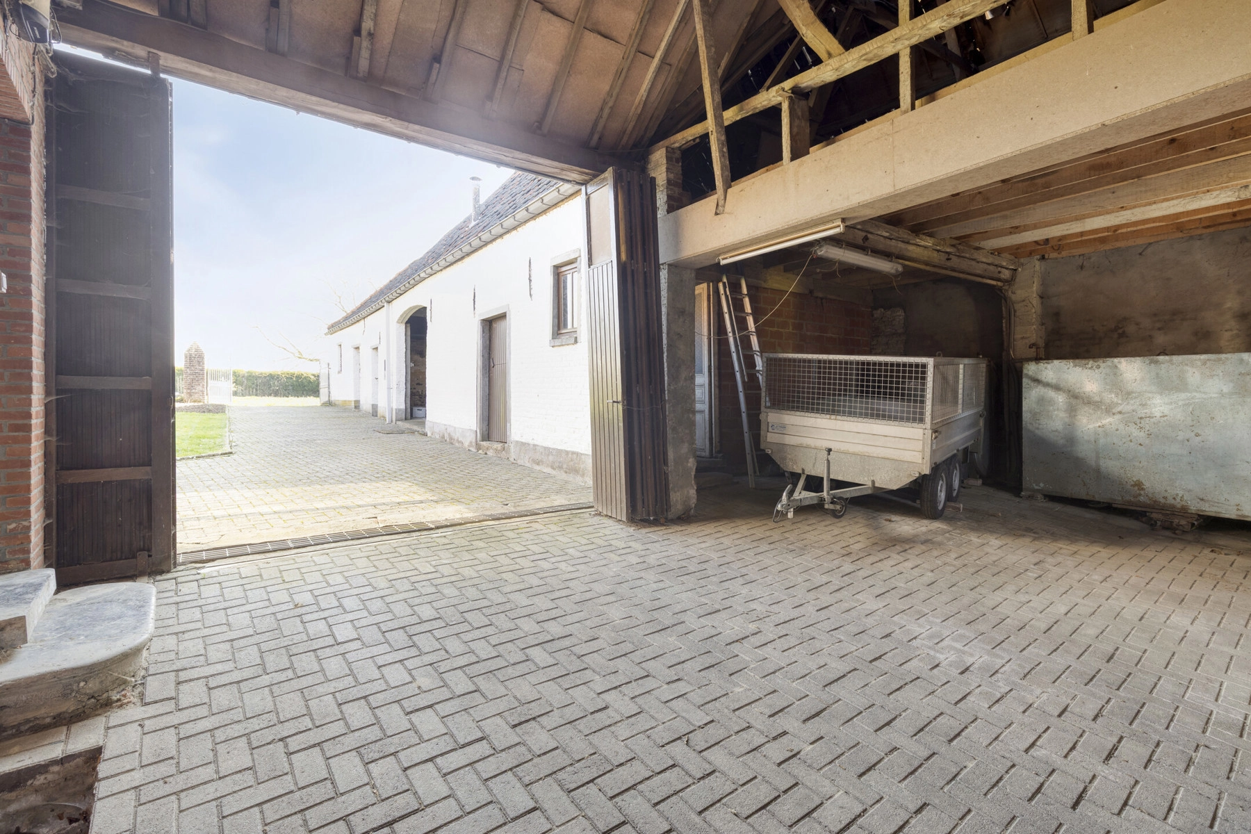 a5940038bbf043909b0b27d4b5ac0470 photo