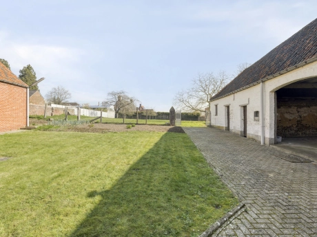 b6e10e8bd36746fcac822bd6bee88e2e thumbnail