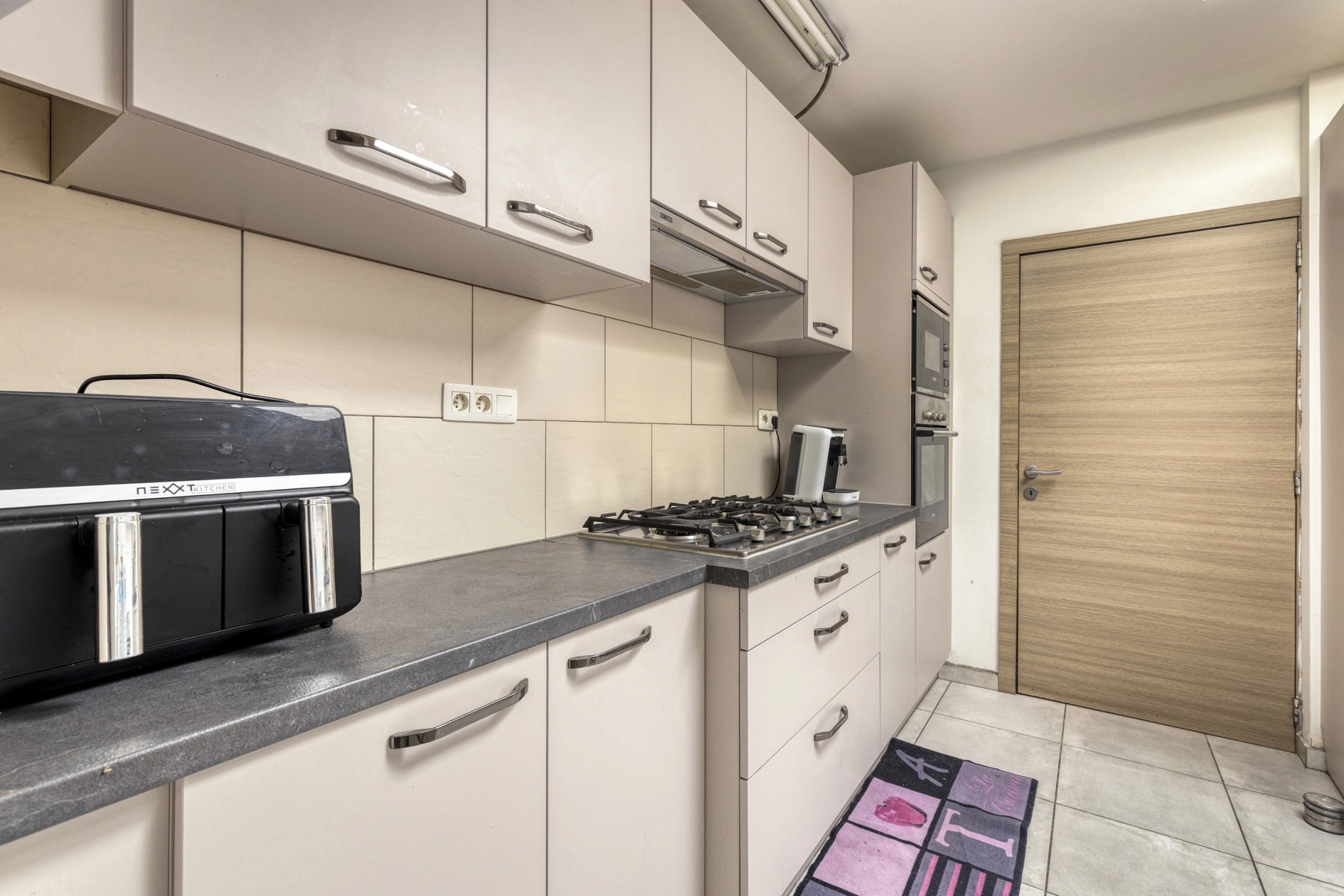 45093b3f686e4080b1acaf9fbed5df86 photo