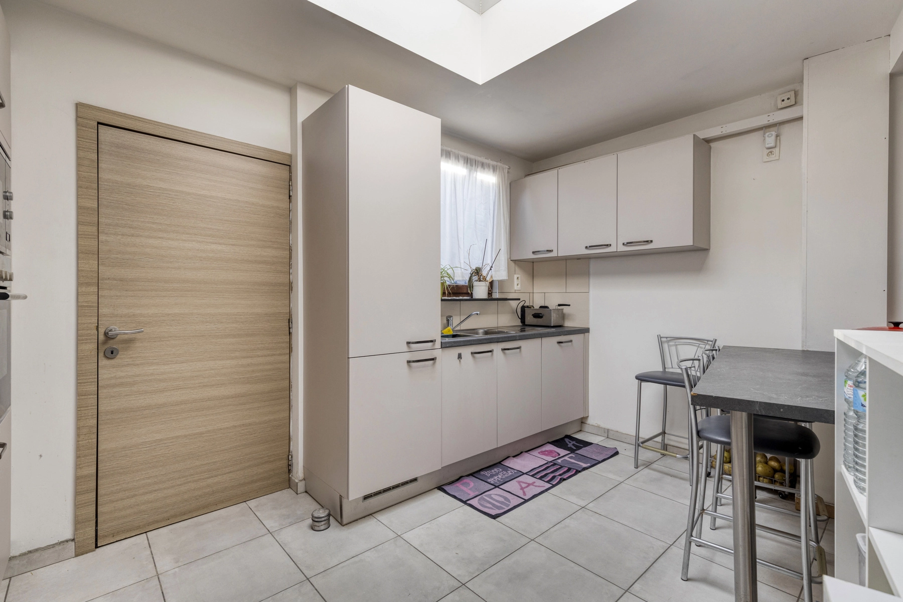 4539827f275741b490594f94edc33eb7 photo