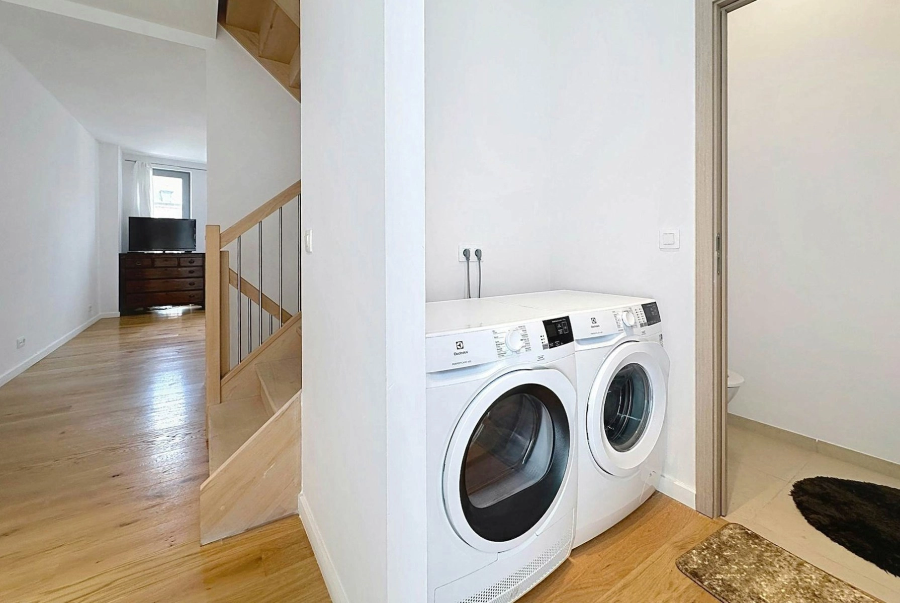 fa4fdfa1884f421e980adcb6bfedfb32 photo