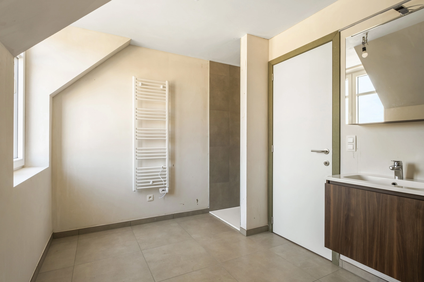 91176832f69c4b0a8c2bcb6c836f103a photo