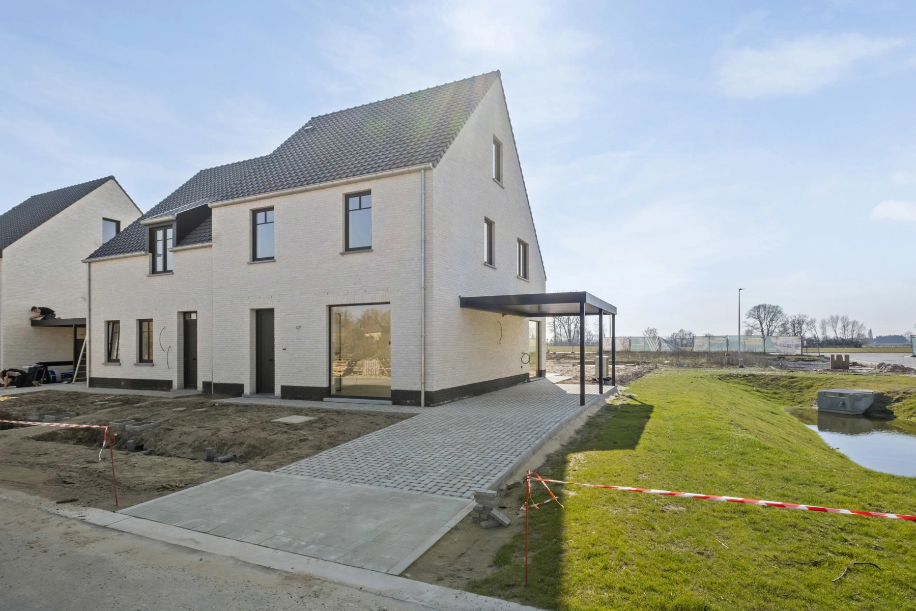 af7f7b0707154c7fbde6e5a7c46a075d photo