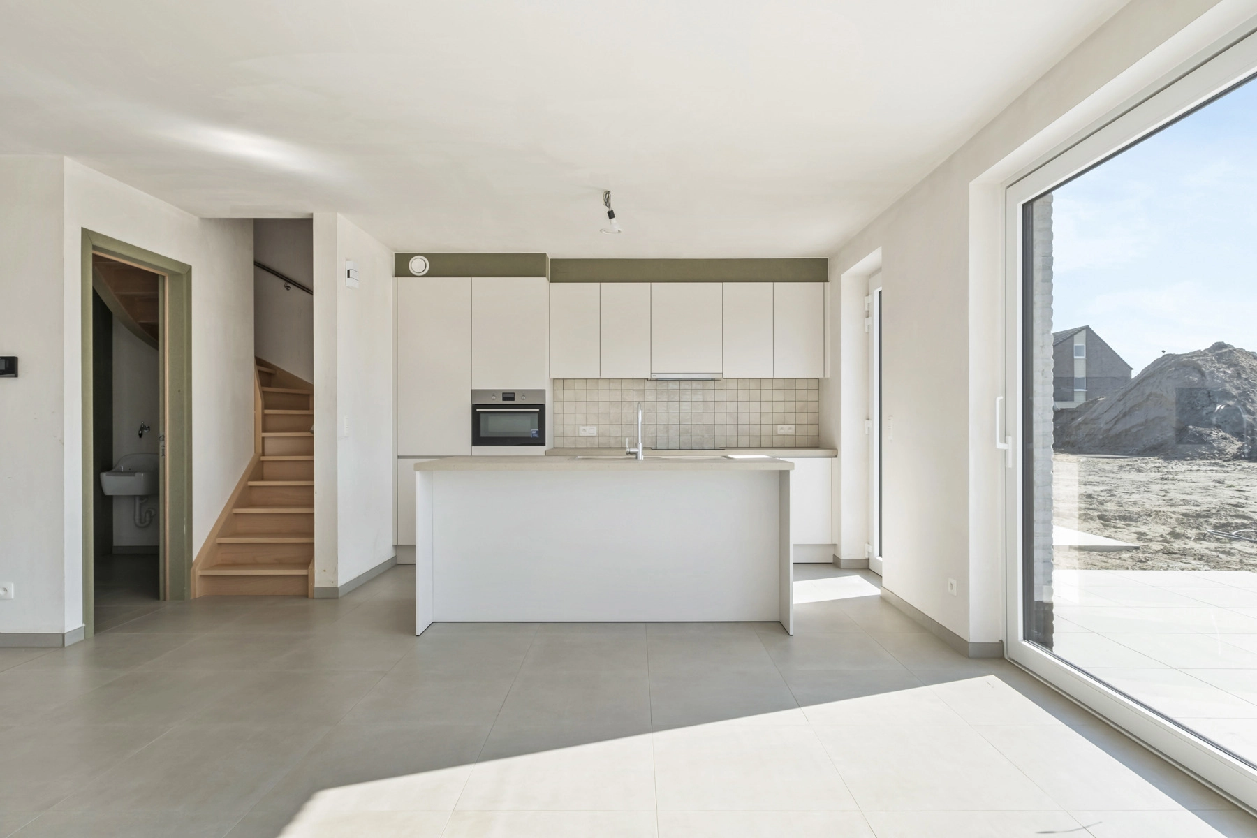 de5ce01a5c3b4c4b933eaf94854742fd photo