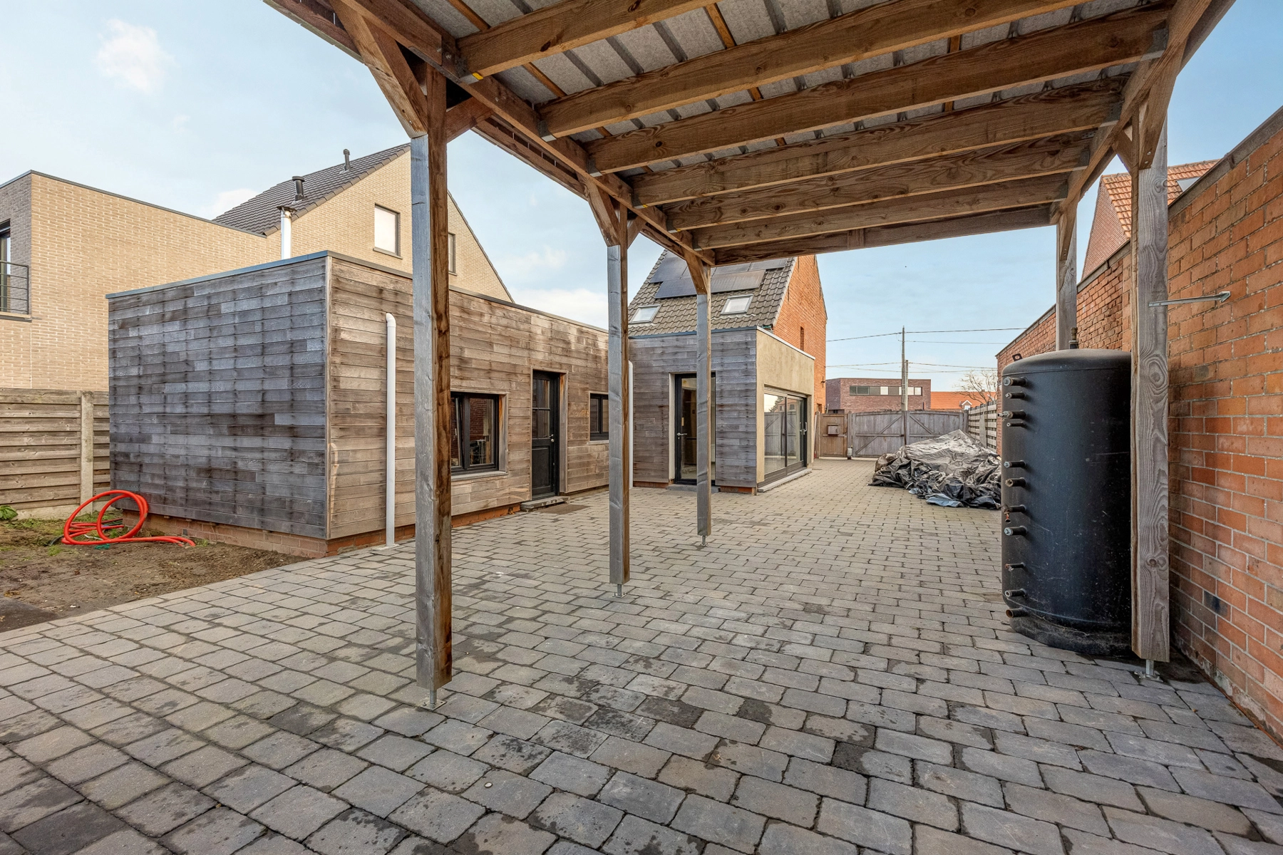 04bc0d12c1fe42a4b2df2d8027afc3fa photo