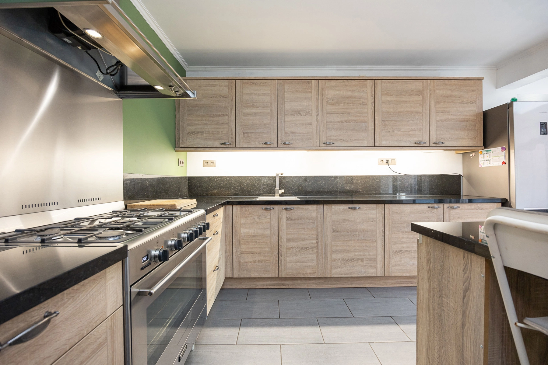 8105a4c7ff3743eeb7a30d04b95ce015 photo