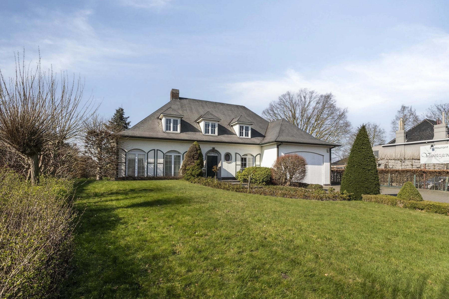 23d6d1a7d1984b73800f1fda2ab25258 photo