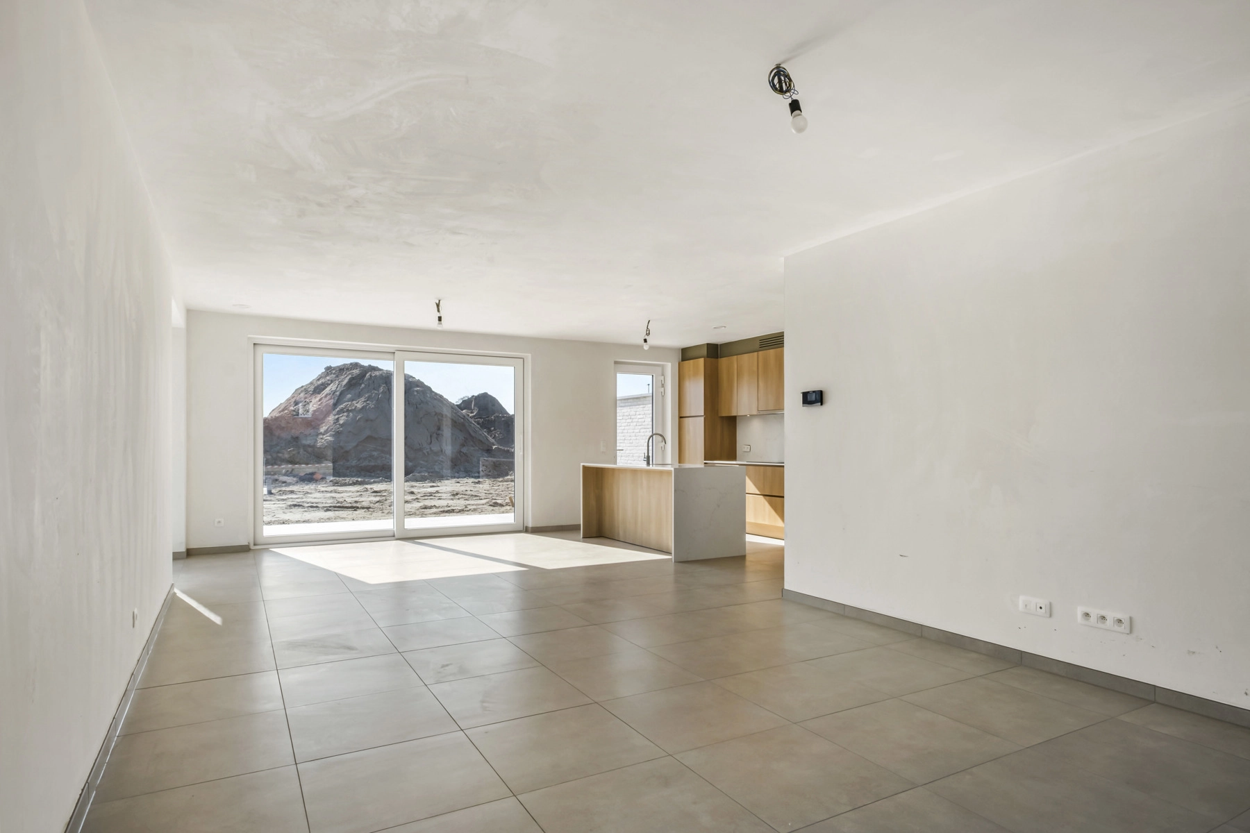 9e8a80666c2841a4946d2490a42d627b photo