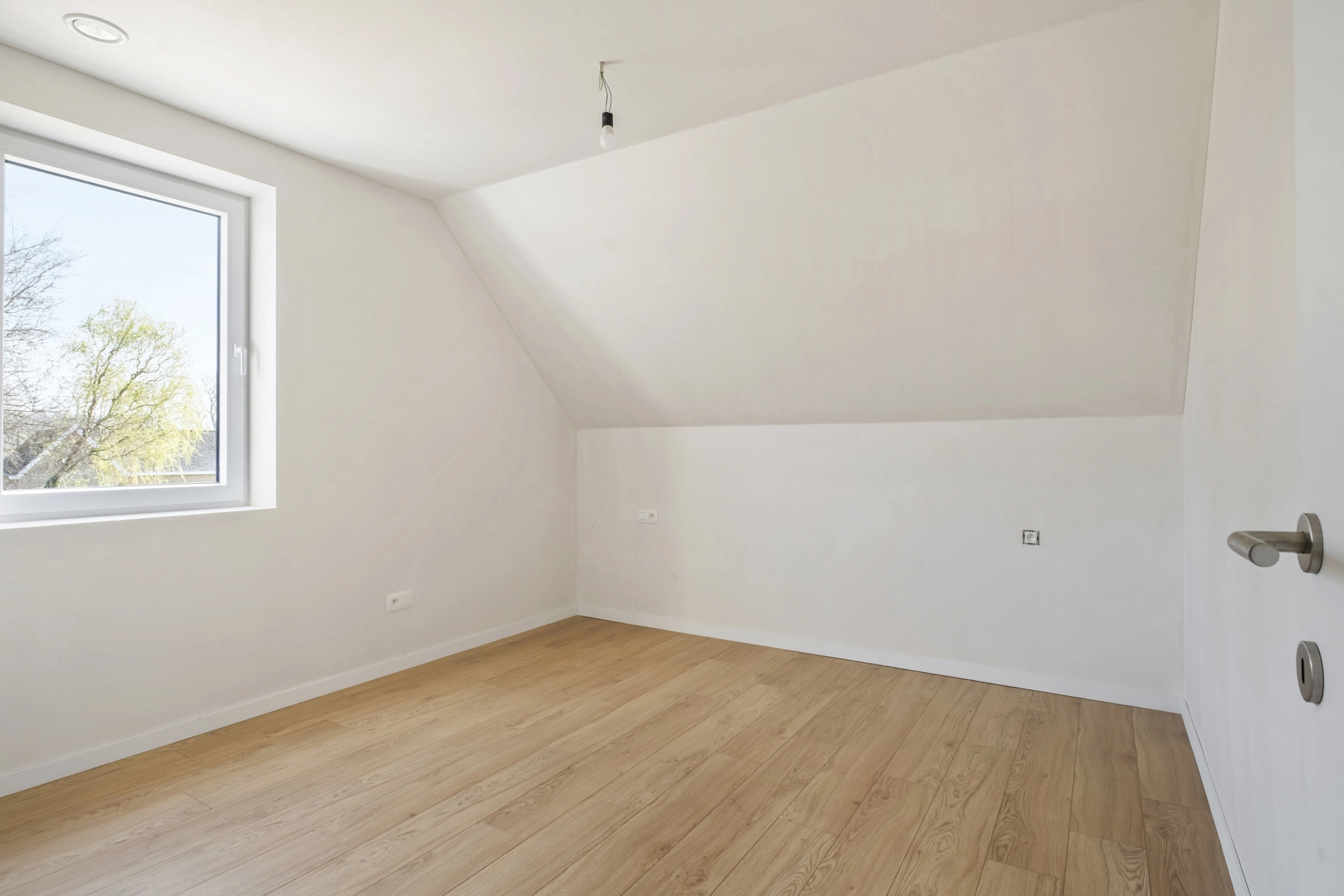 f693814396fd4e9b9b7ef0fc97bdf4e0 photo