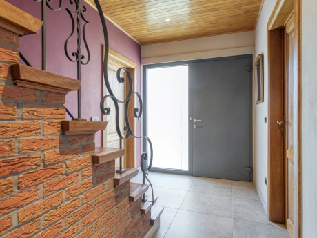 9f35b583ebe64eadbc8e0e04ee4a9f1e thumbnail