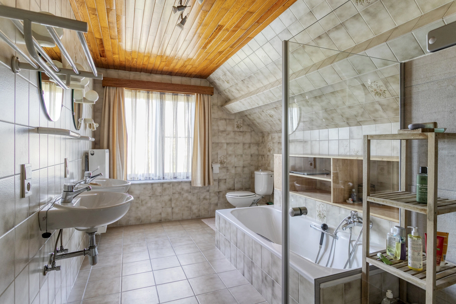 fc66afa292fd4be499fb0aaa48c8faaf photo