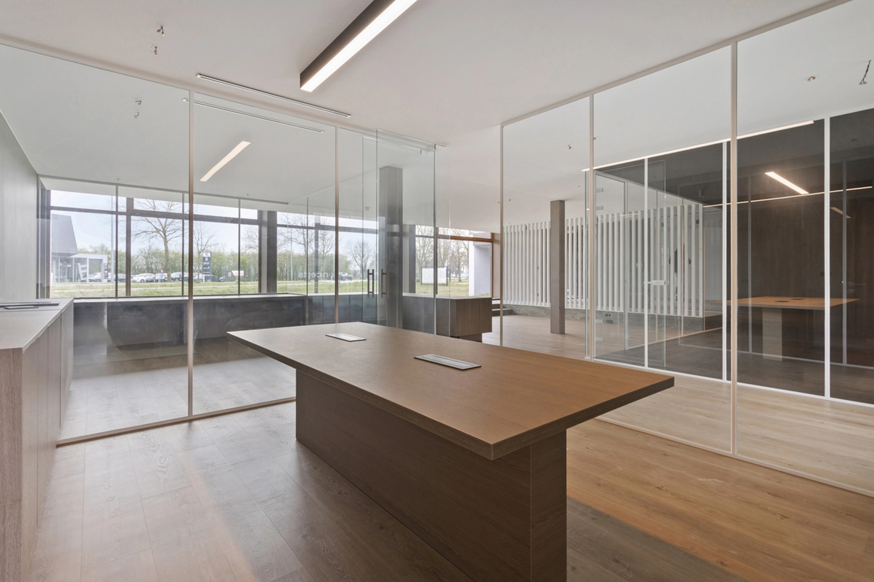 ae4ec1d5411b47bd962792f3d4af11d0 photo