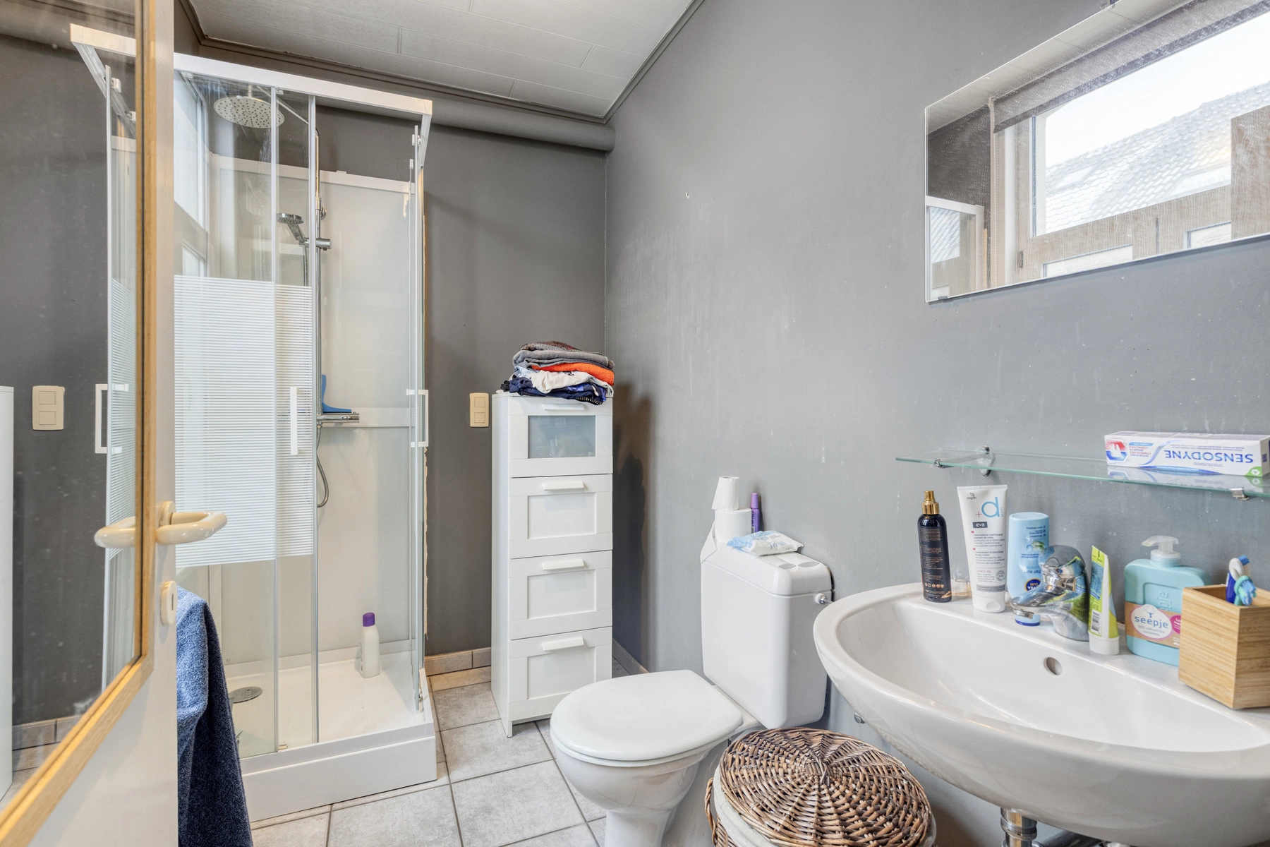 5b34b8c4064b49899a16b1d5dedbd70f photo