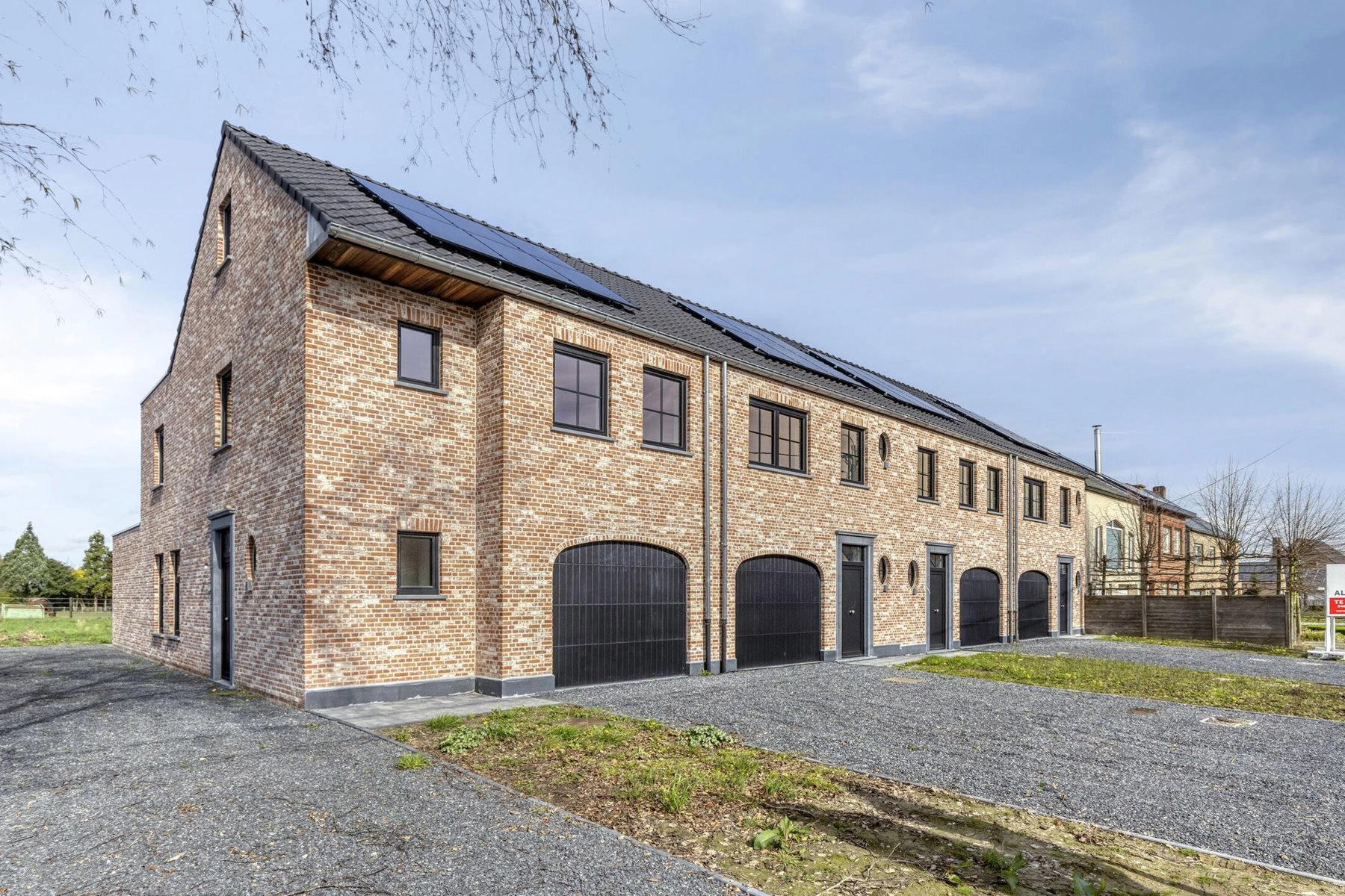 3b1b2eed365a459d939493343d491d18 photo