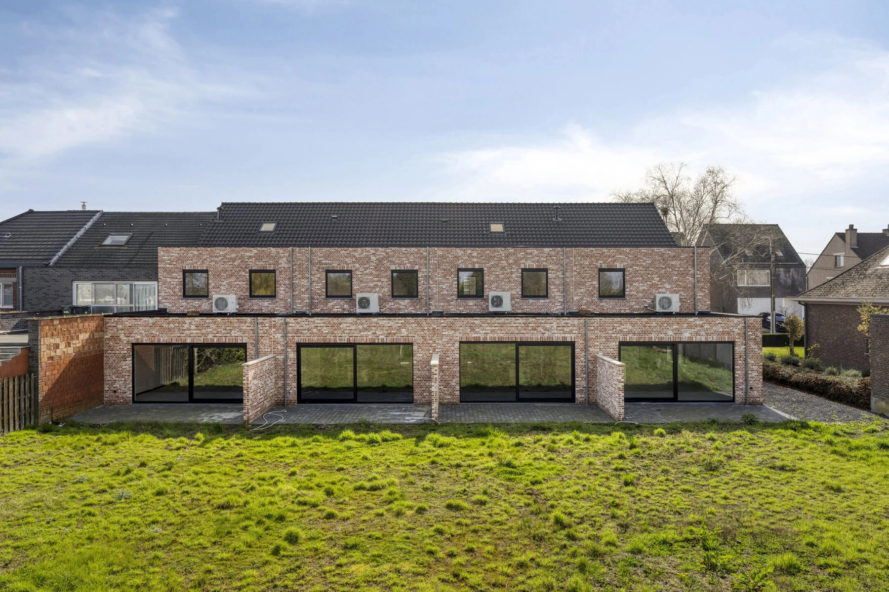 7c2c097df16b4e3f93a28fb111549d22 photo