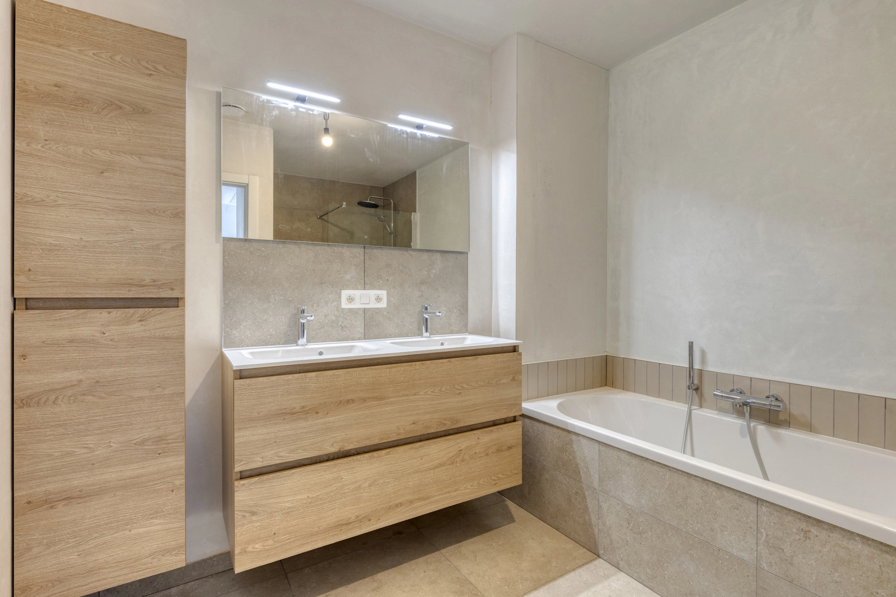 14bf433cc4464fde9f5e8e48b7359817 photo