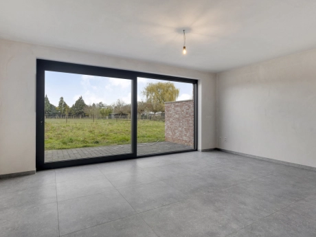 7874517540b64c798c1be33a3892fd3b thumbnail