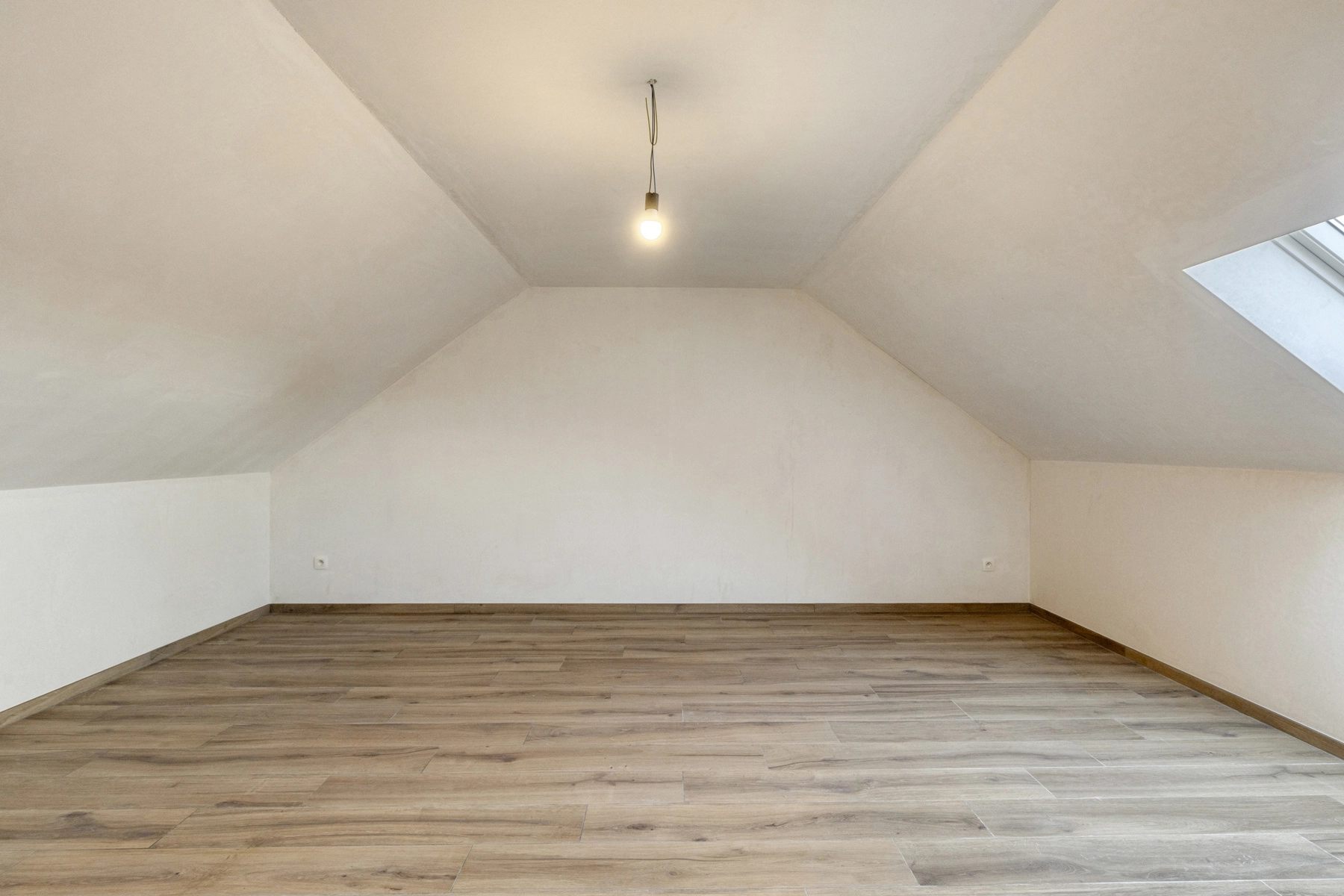 a8c16ef647764d4295b2b6037307ccaa photo