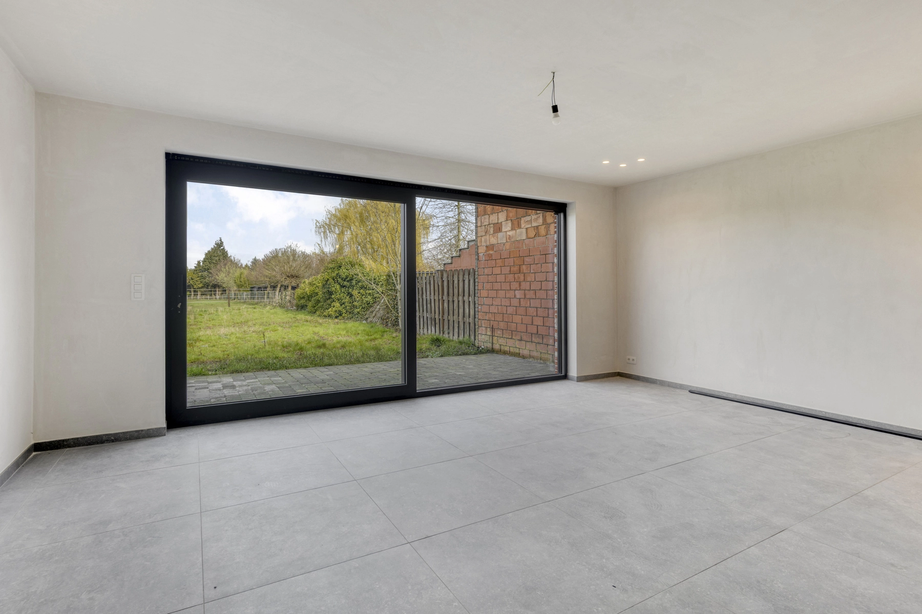 5ad5891b86fe45f0acfbd86a47a74433 photo