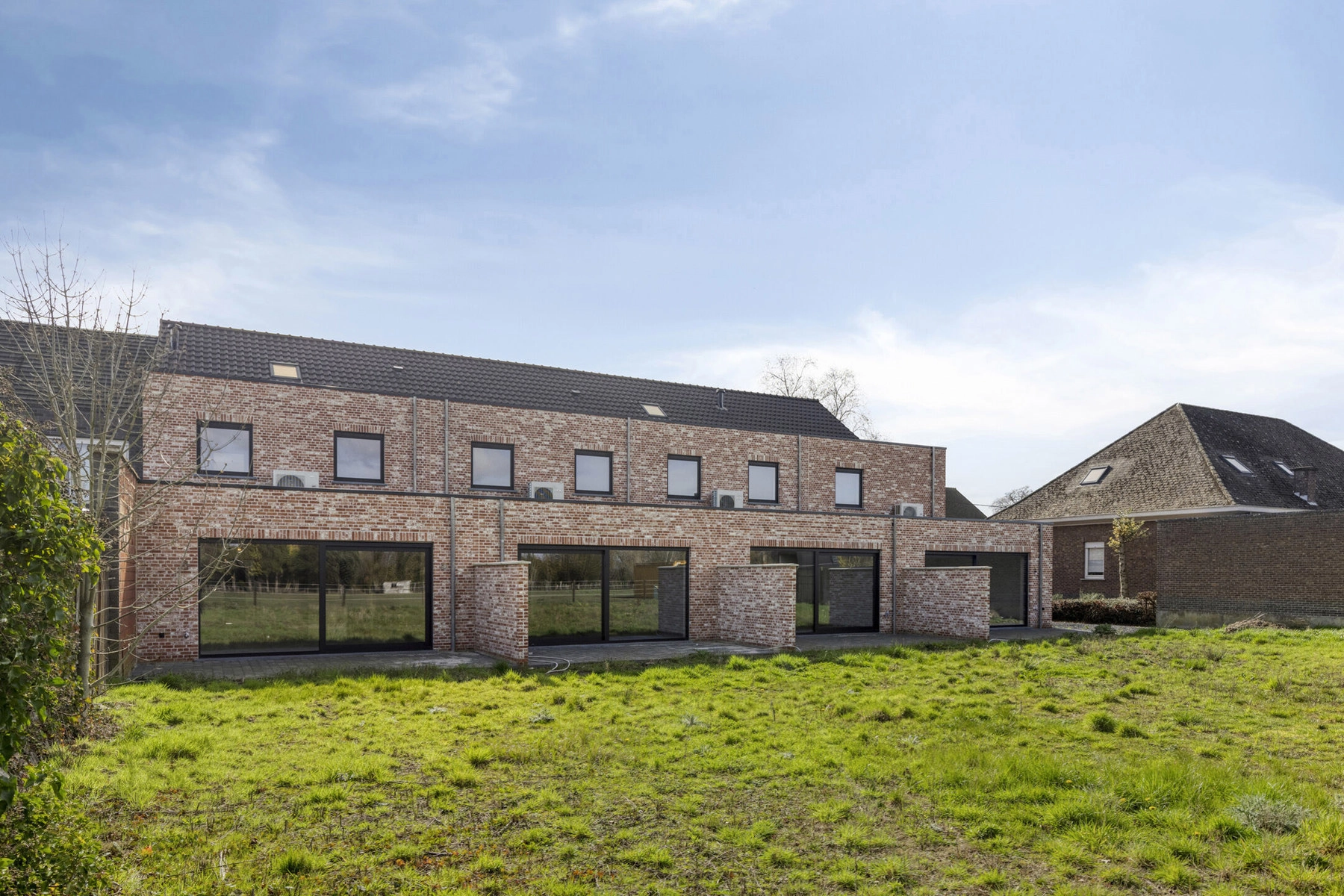 c957debb65c642fba631f338a09572e1 photo