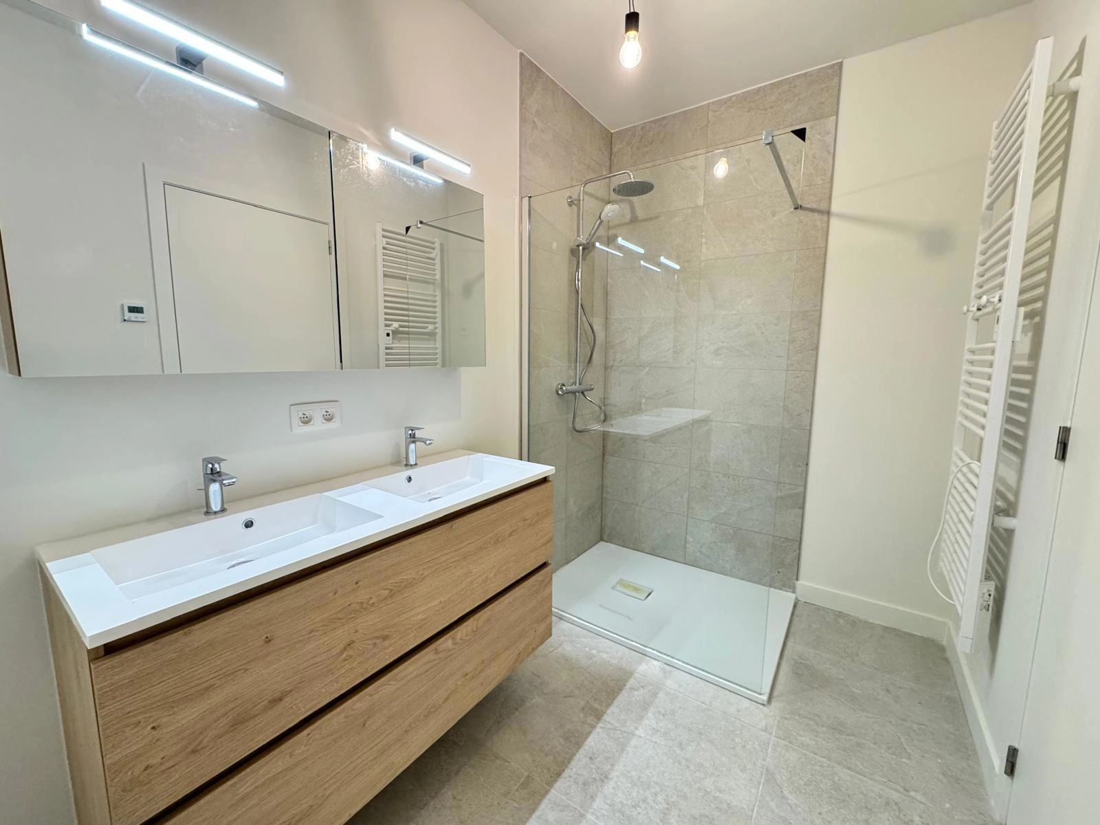 4a3b2714ebb6487286d62324958dfcd4 photo