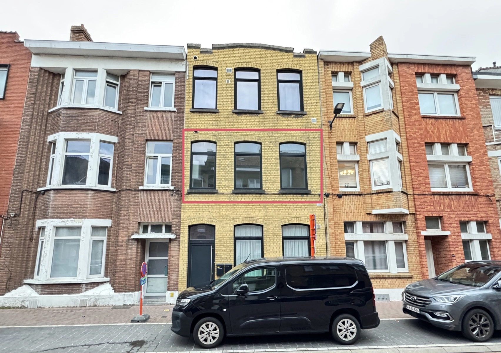 6b2596d450b54b4493567531953d890c photo