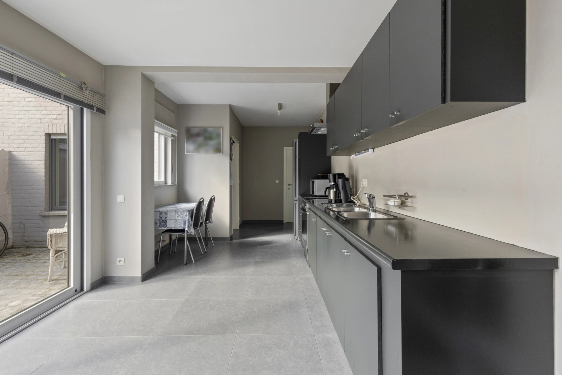 84d3638280064f58af420097d8c151df photo