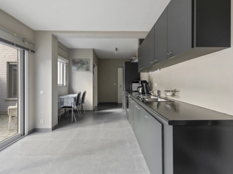 84d3638280064f58af420097d8c151df thumbnail